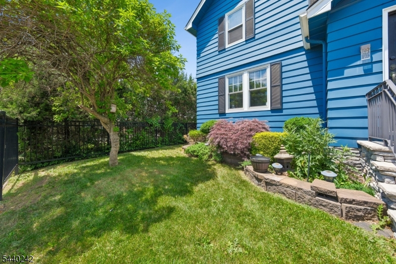 659 Raritan Rd