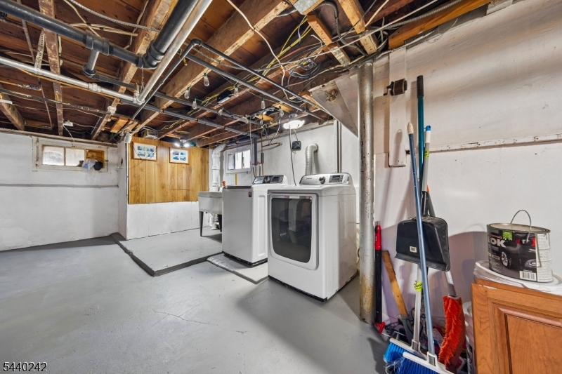 659 Raritan Rd