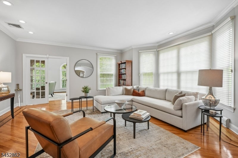3 Forest Hill Dr