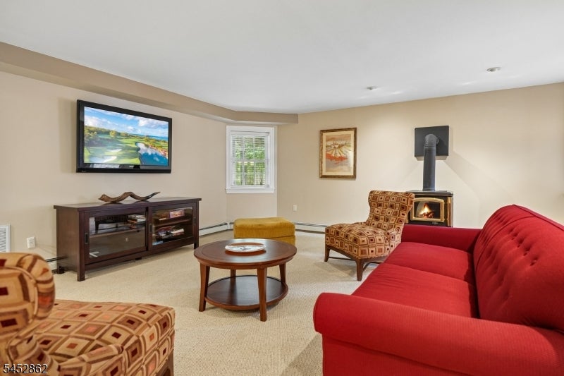 3 Forest Hill Dr