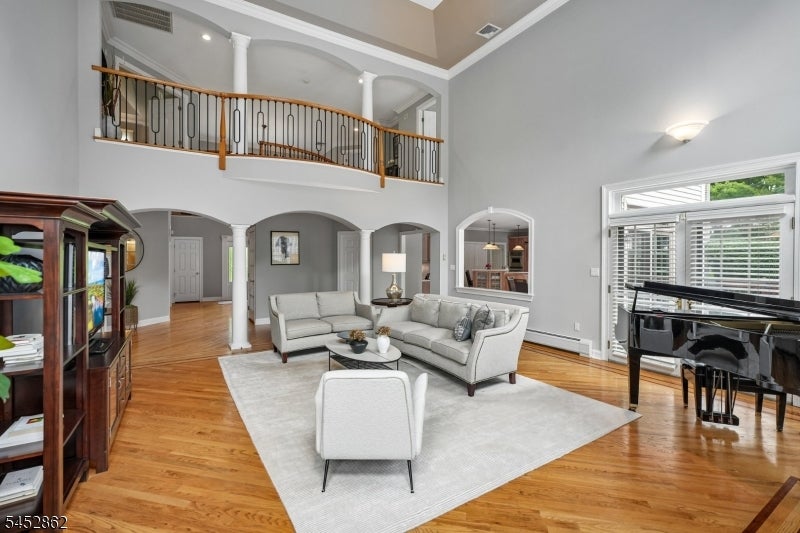 3 Forest Hill Dr