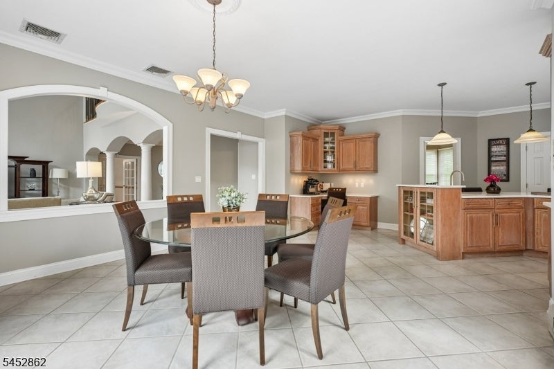 3 Forest Hill Dr