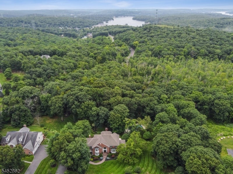 3 Forest Hill Dr