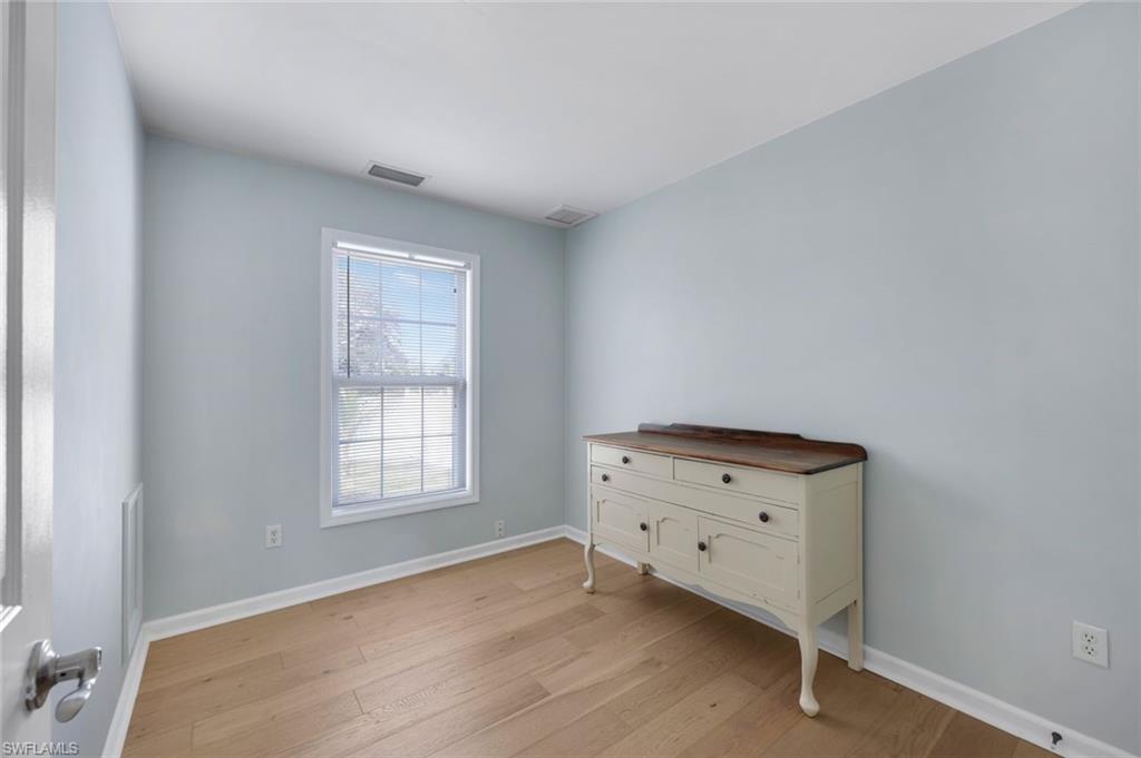 350 Leawood CIR