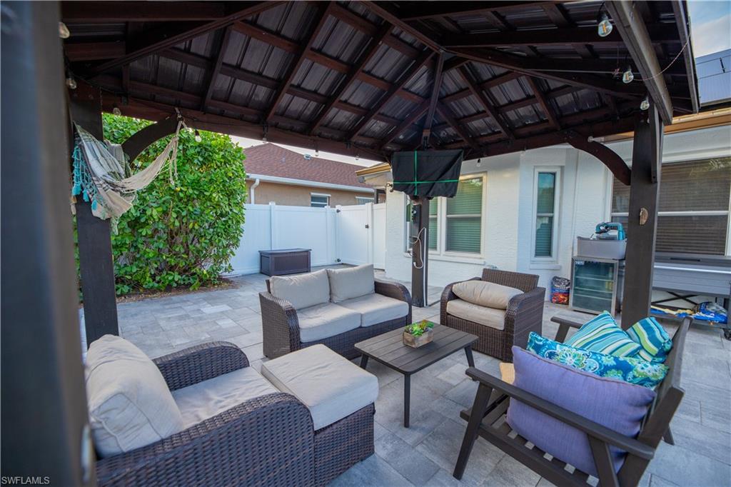 10856 Sea Coral CT