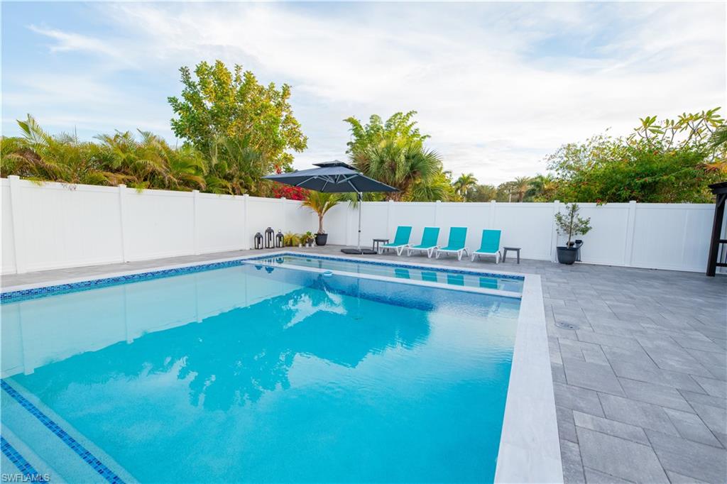 10856 Sea Coral CT