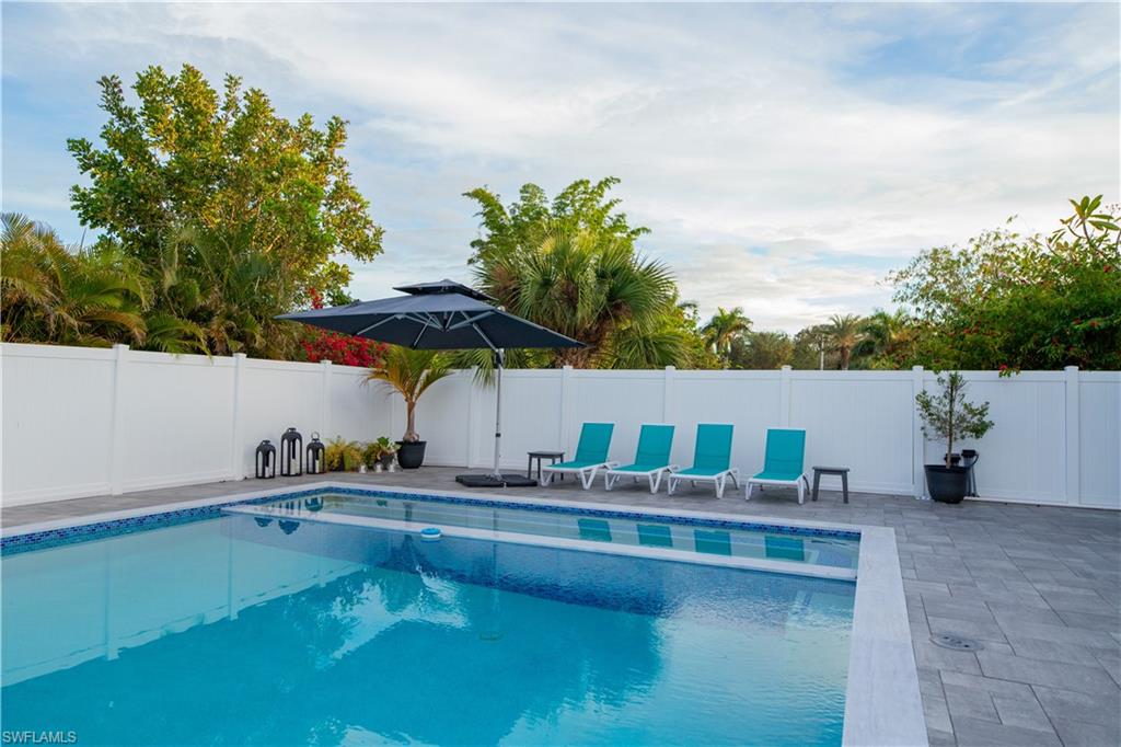 10856 Sea Coral CT