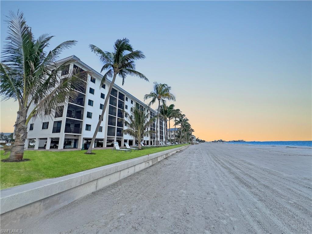4770 Estero BLVD # 203