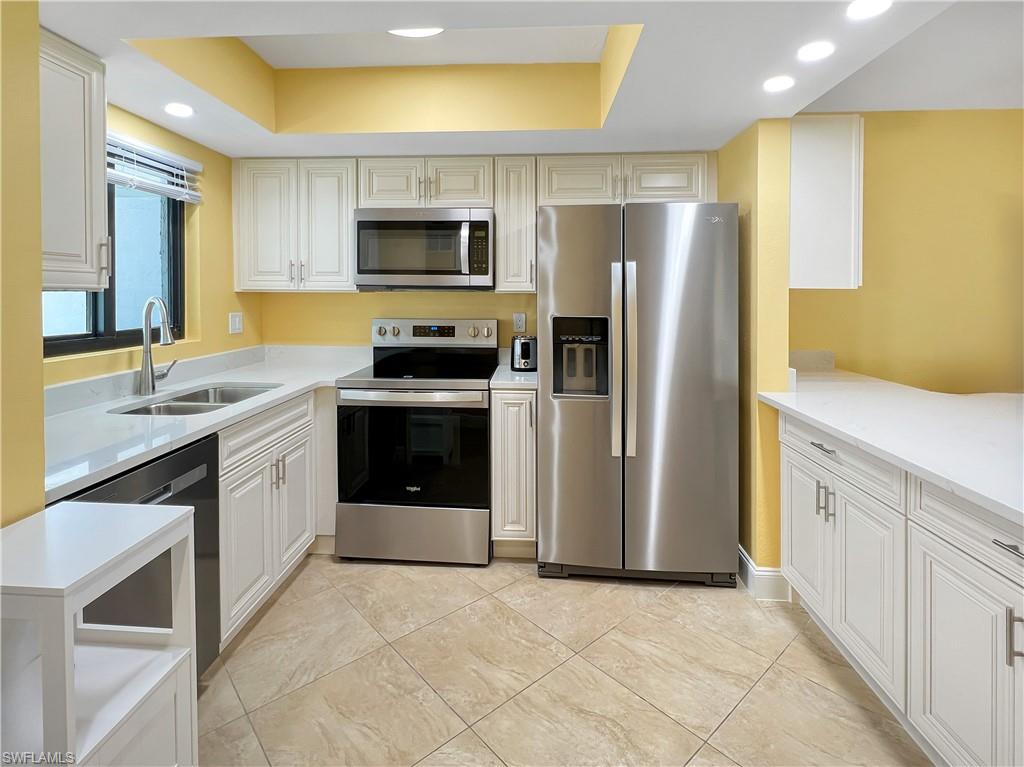 4770 Estero BLVD # 203