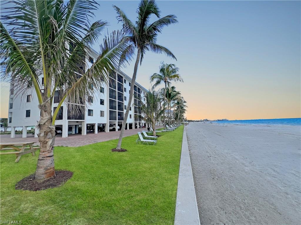 4770 Estero BLVD # 203