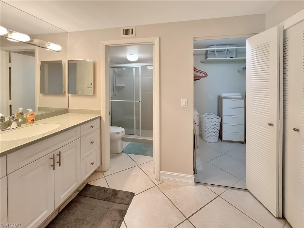 320 Seaview CT # 608, MARCO ISLAND Unit: 2-608