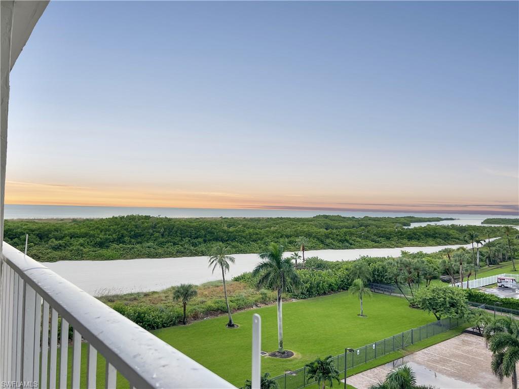 320 Seaview CT # 608, MARCO ISLAND Unit: 2-608