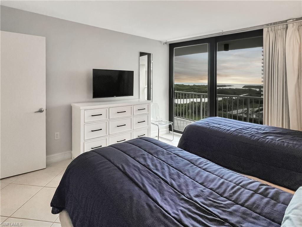 320 Seaview CT # 608, MARCO ISLAND Unit: 2-608