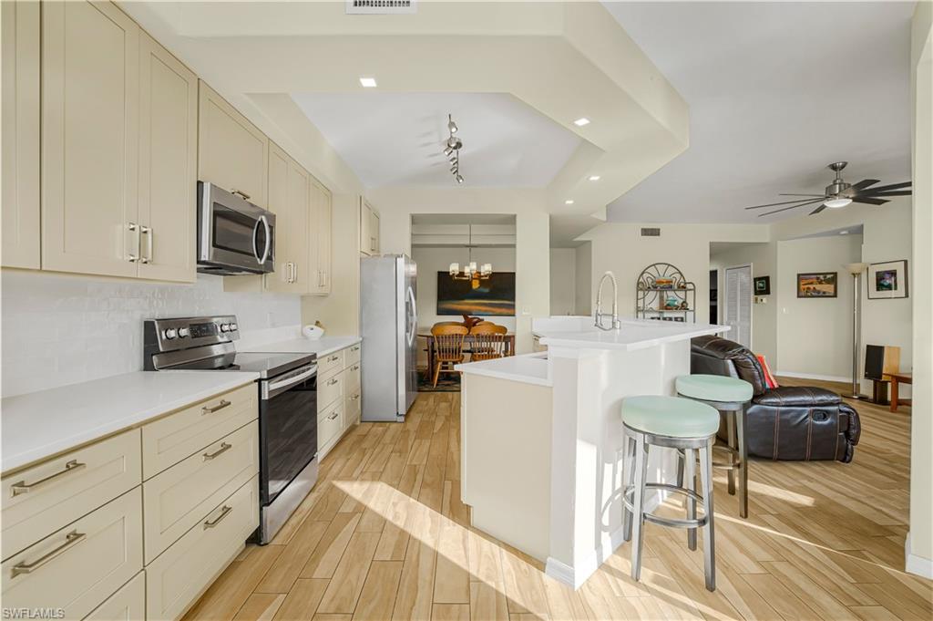 2220 Arielle DR # 2006