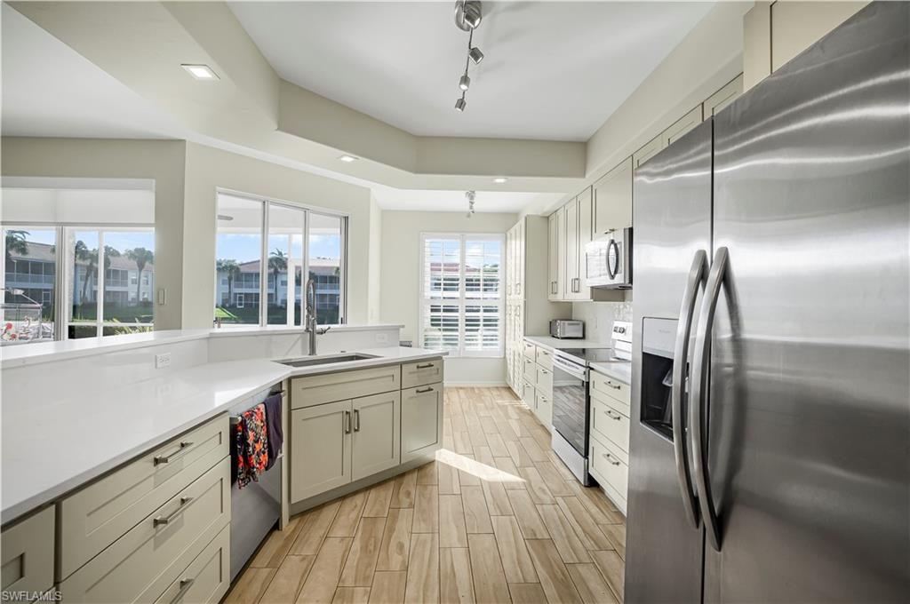 2220 Arielle DR # 2006