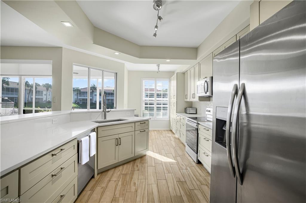 2220 Arielle DR # 2006