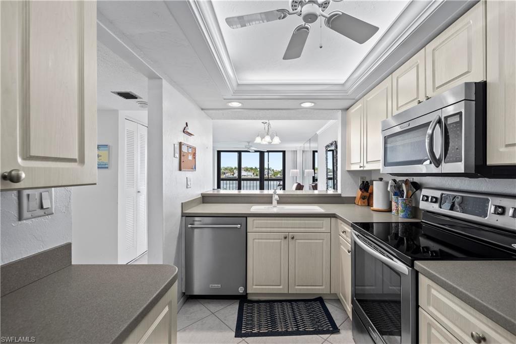 651 Seaview CT # B212