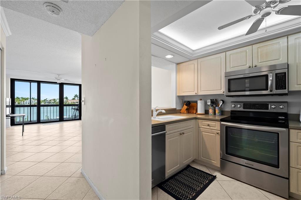 651 Seaview CT # B212