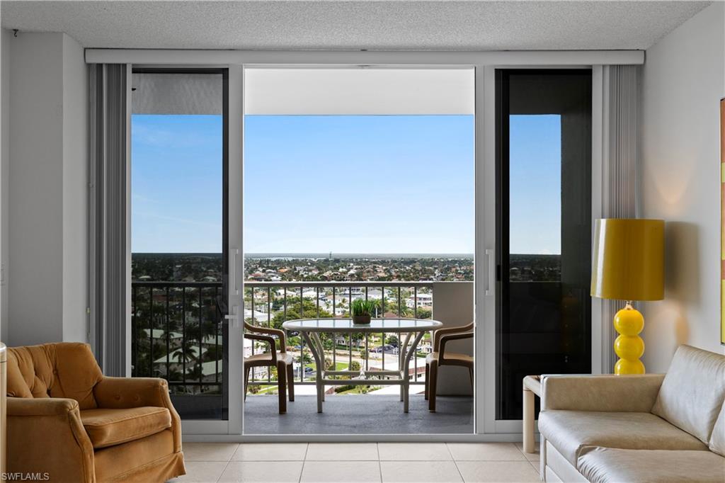 140 Seaview CT # 1704S