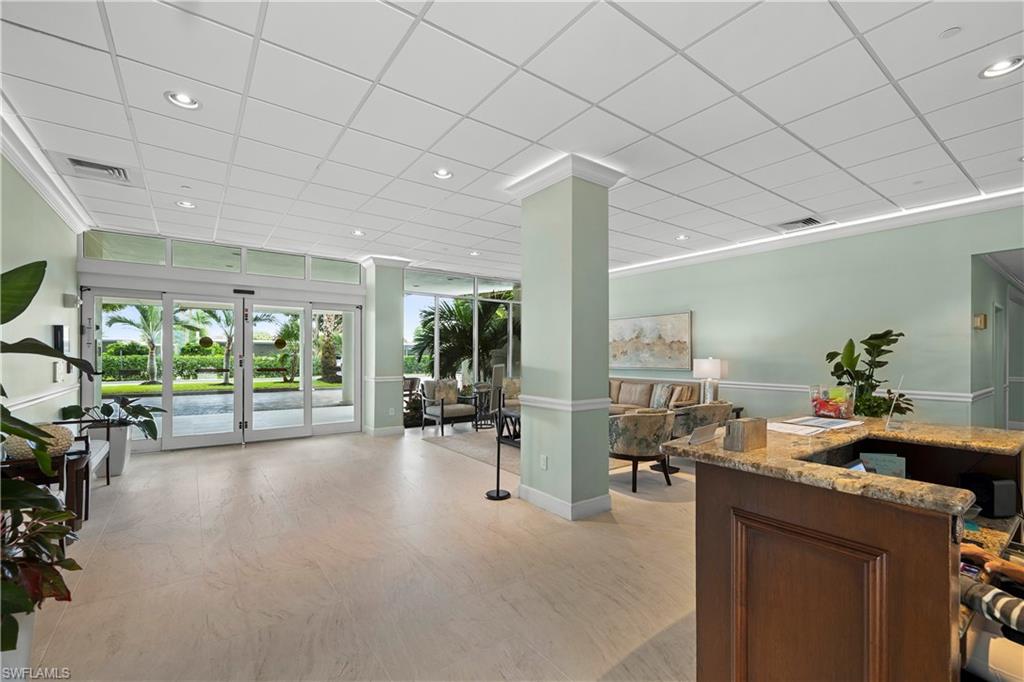 140 Seaview CT # 1704S