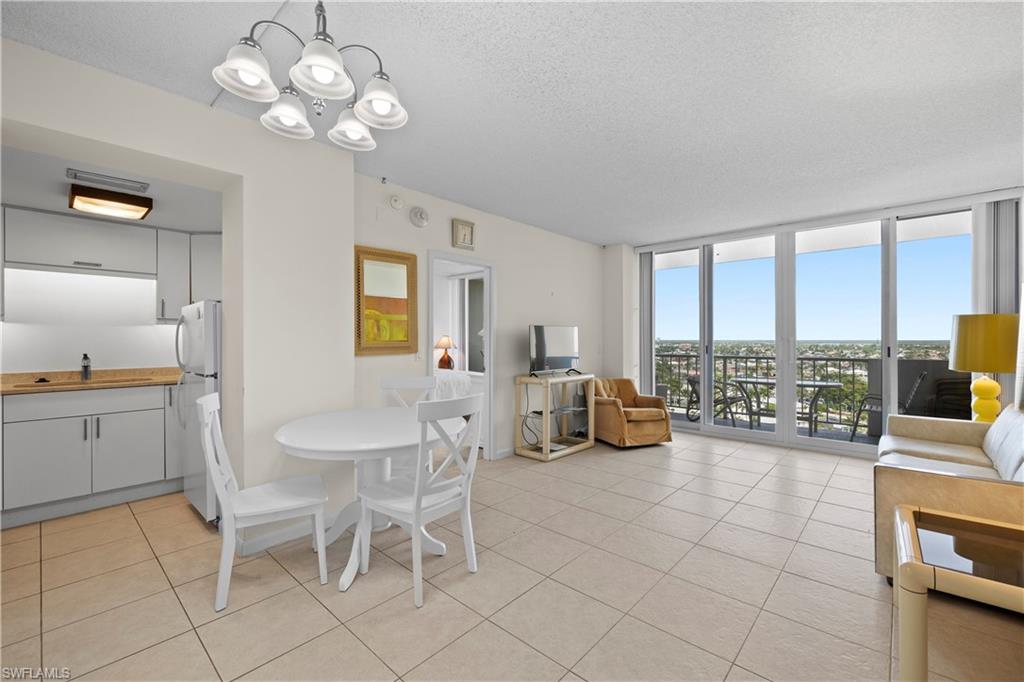 140 Seaview CT # 1704S