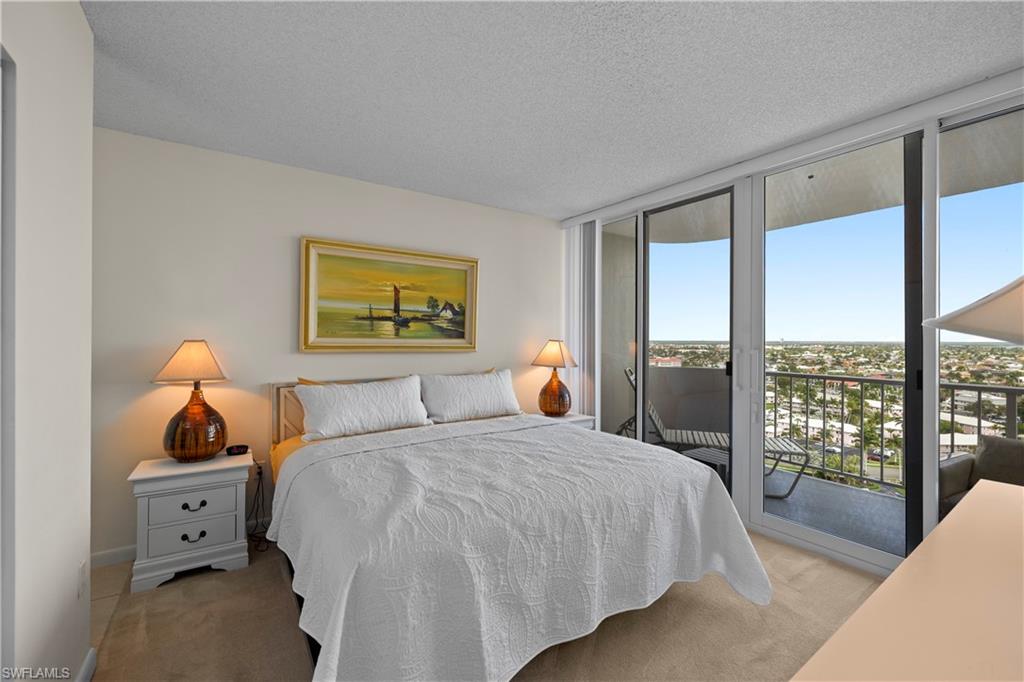 140 Seaview CT # 1704S