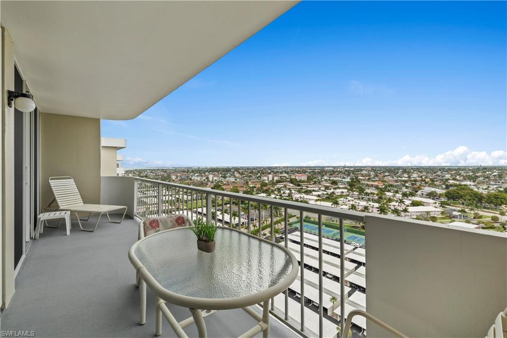 140 Seaview CT # 1704S