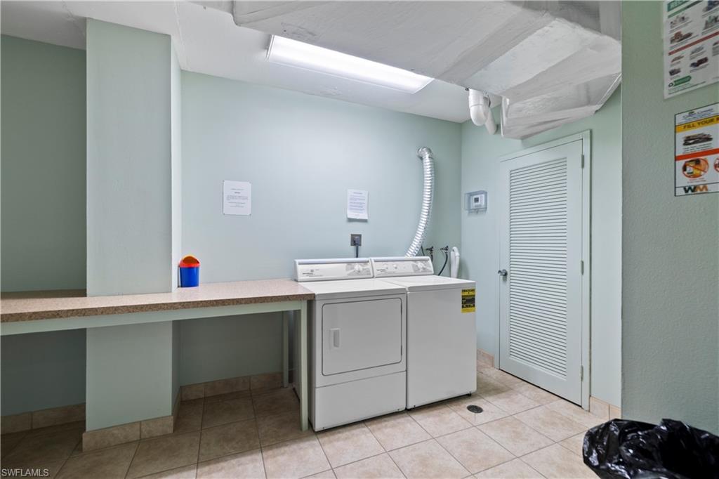 140 Seaview CT # 1704S