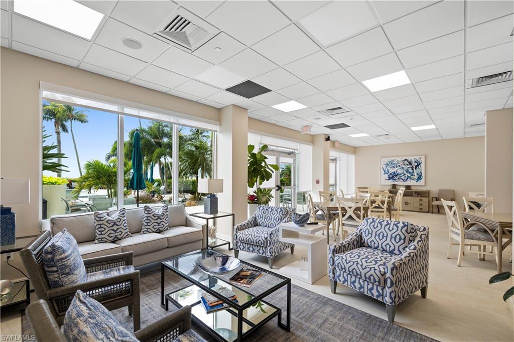 140 Seaview CT # 1704S