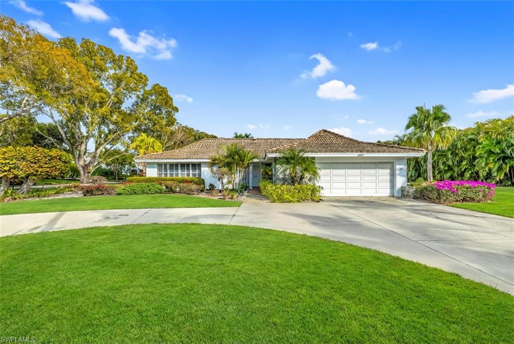 690 Murex DR