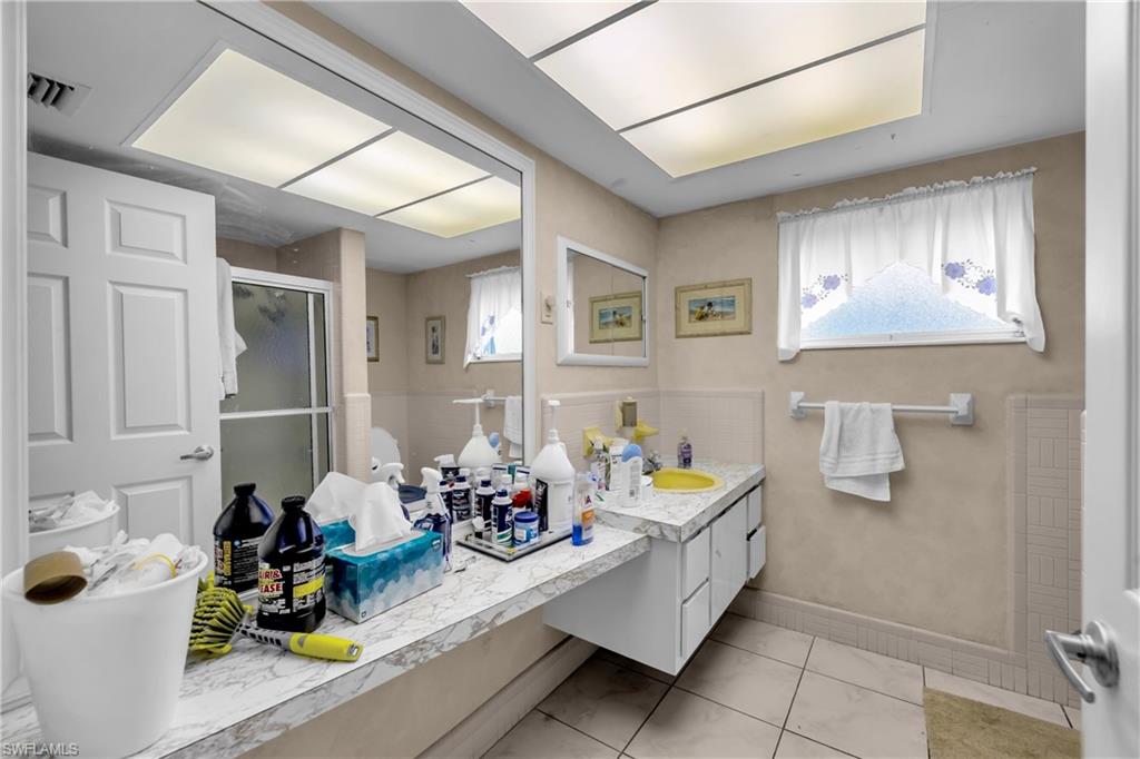 690 Murex DR