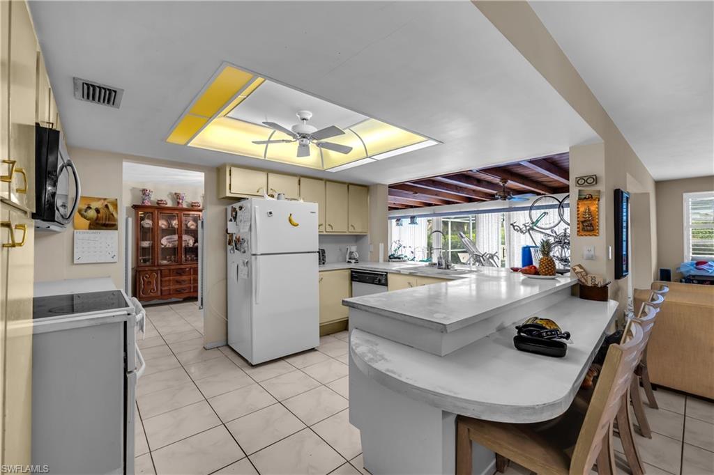 690 Murex DR