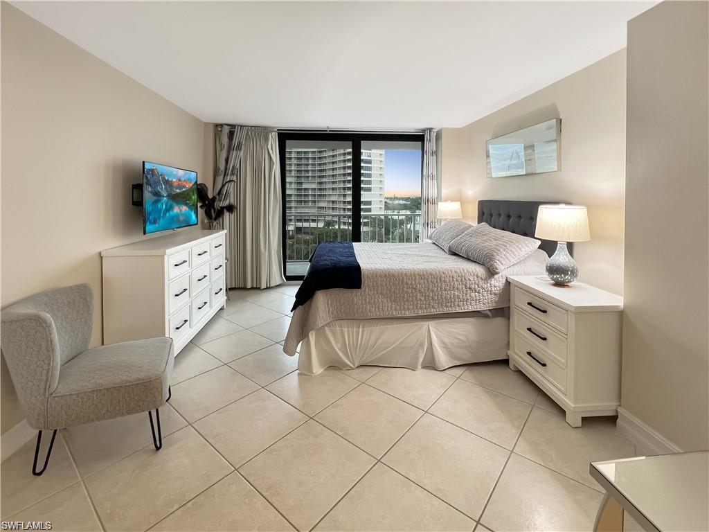 320 Seaview CT 608