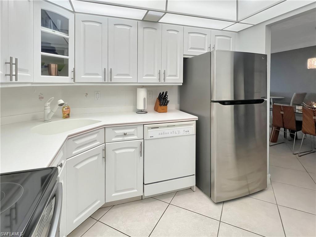 320 Seaview CT 608