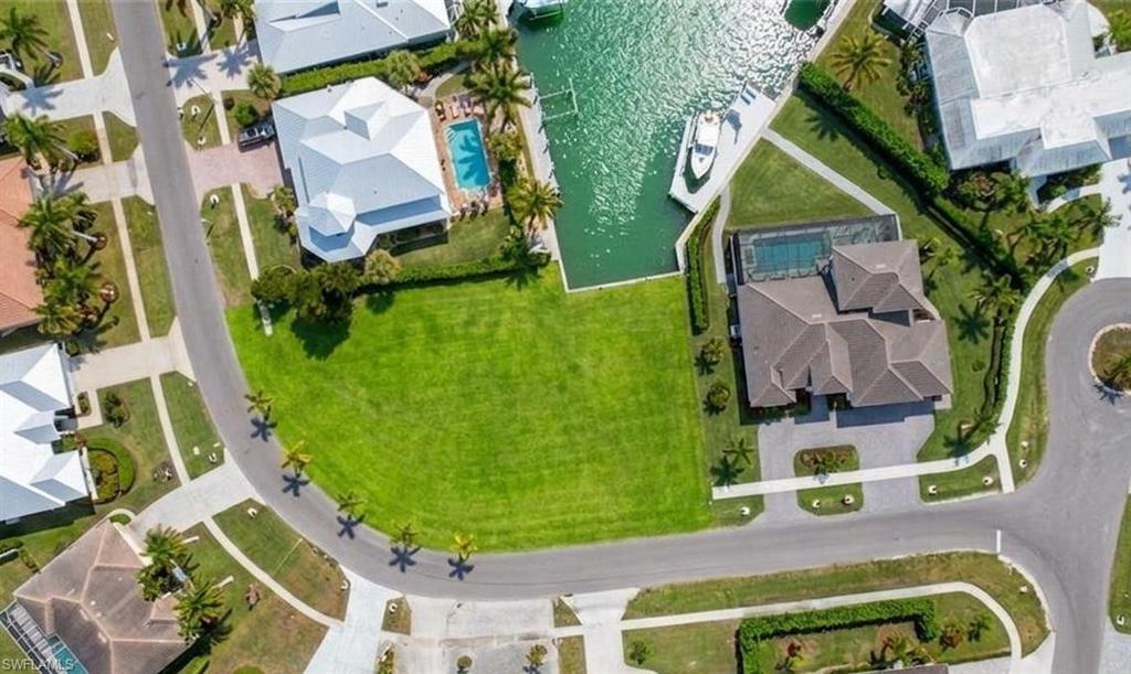 711 Fairlawn CT