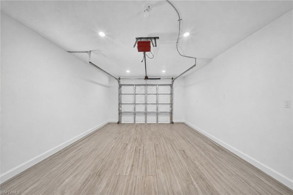 1225 Fruitland AVE