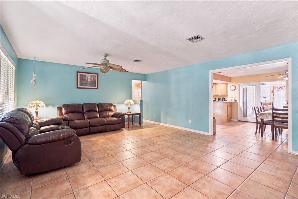 6200 Sea Grass LN