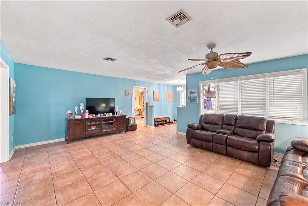 6200 Sea Grass LN