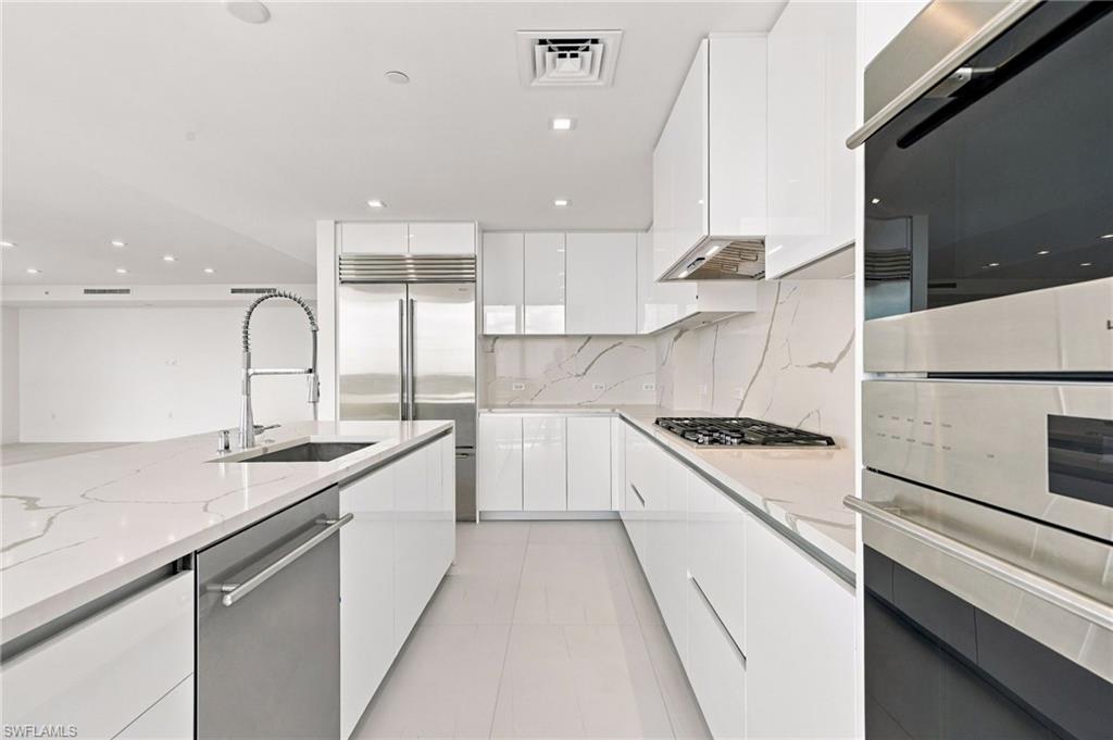 1925 Metropolitan BLVD 1204