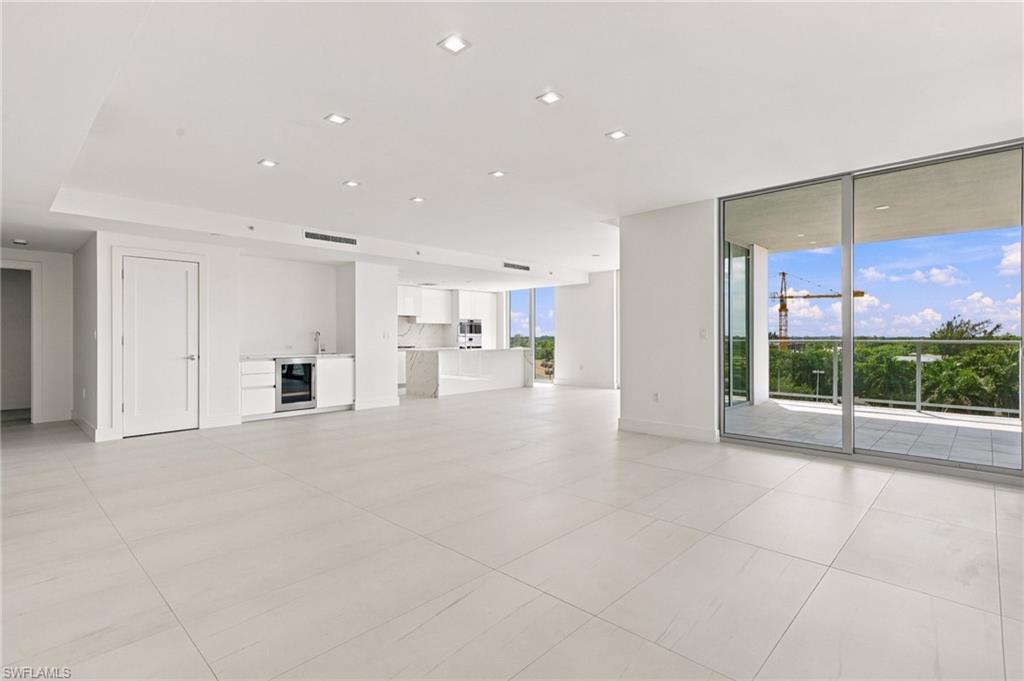 1925 Metropolitan BLVD 1204