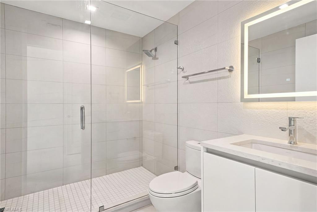 1925 Metropolitan BLVD 1204