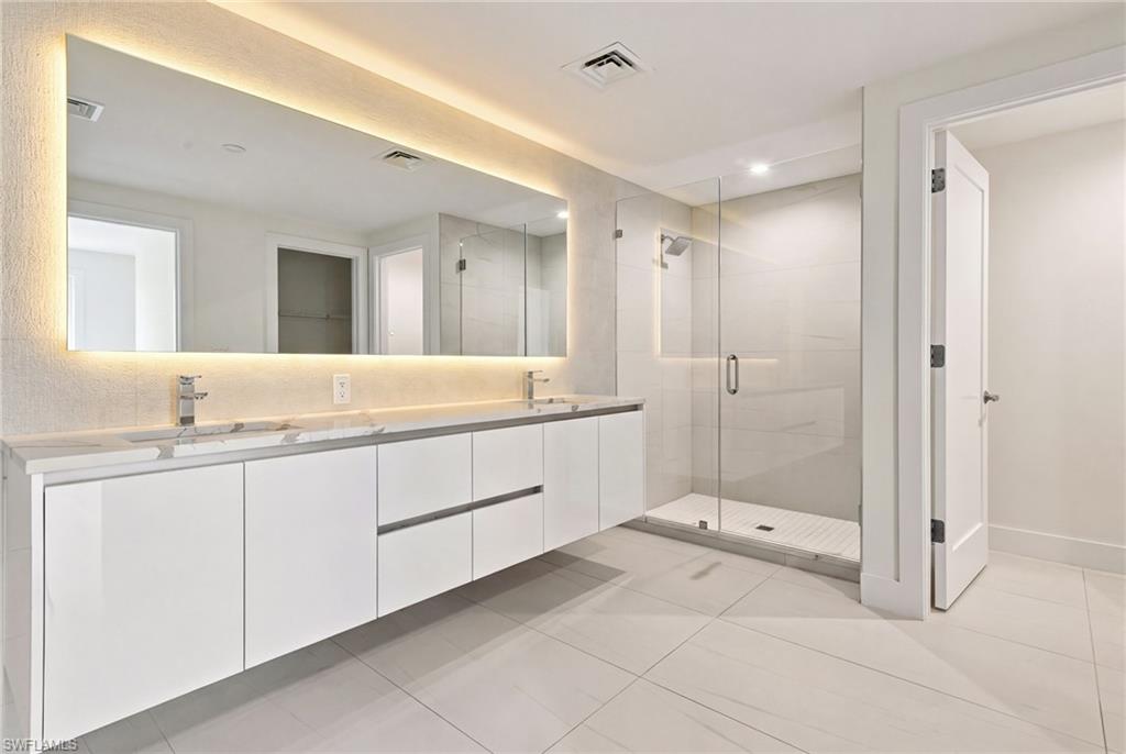 1925 Metropolitan BLVD 1204