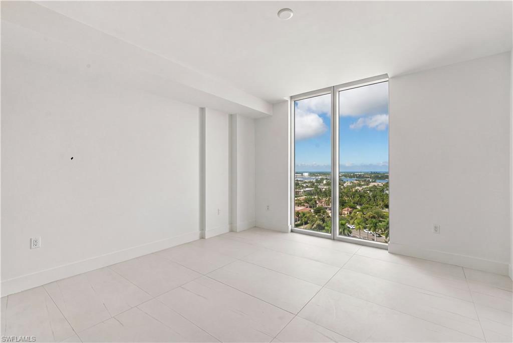 1925 Metropolitan BLVD 1204