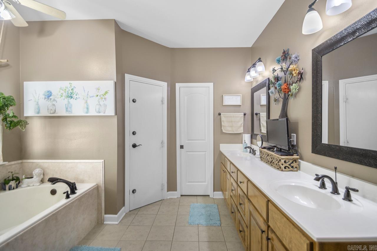 1011 Salina Springs Cove