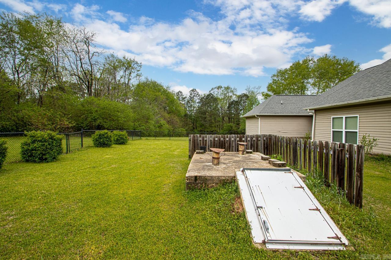 10517 W Sardis