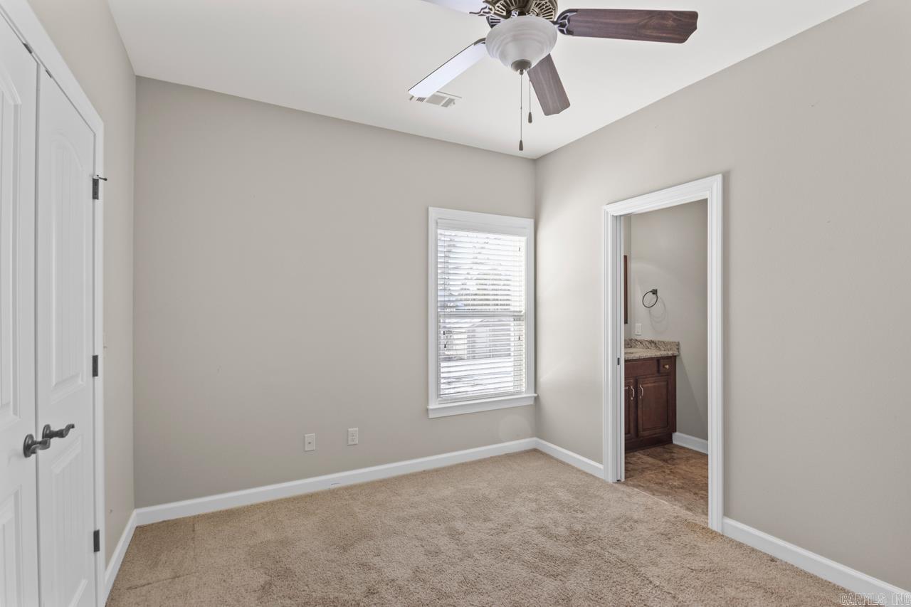10517 W Sardis