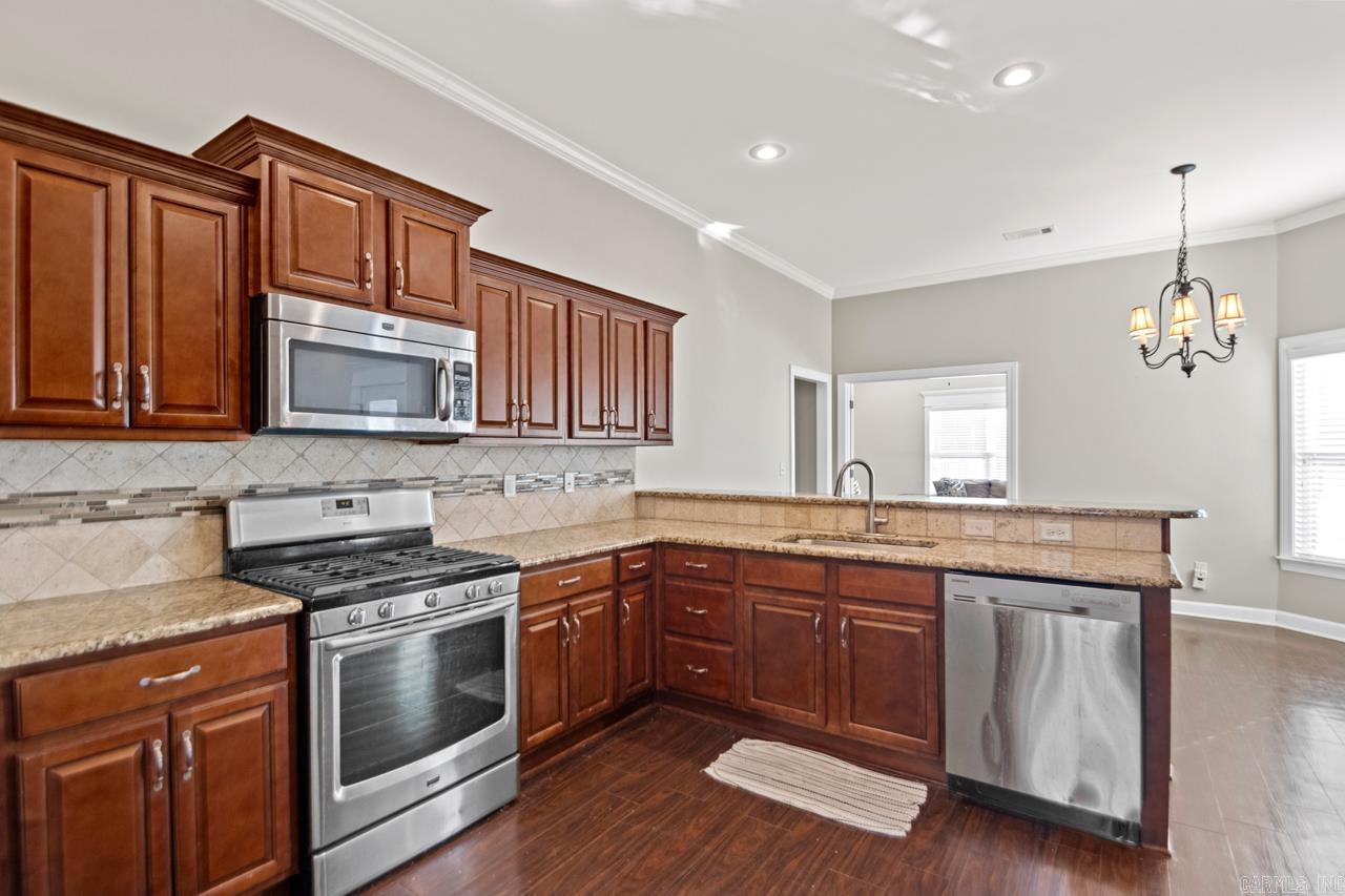 10517 W Sardis