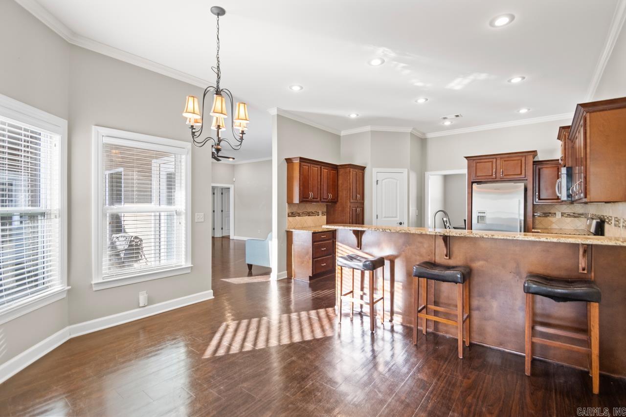 10517 W Sardis