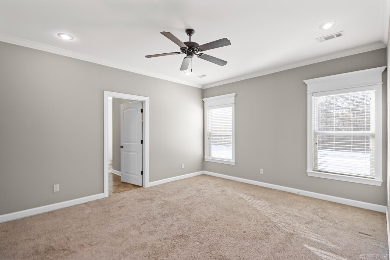 10517 W Sardis