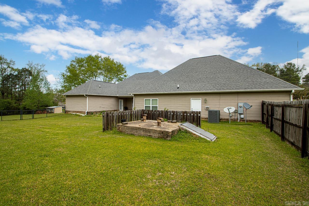 10517 W Sardis